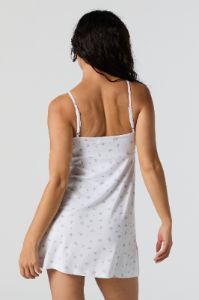 Robe à enfiler à col en V et imprimé floral sold by Urban Planet