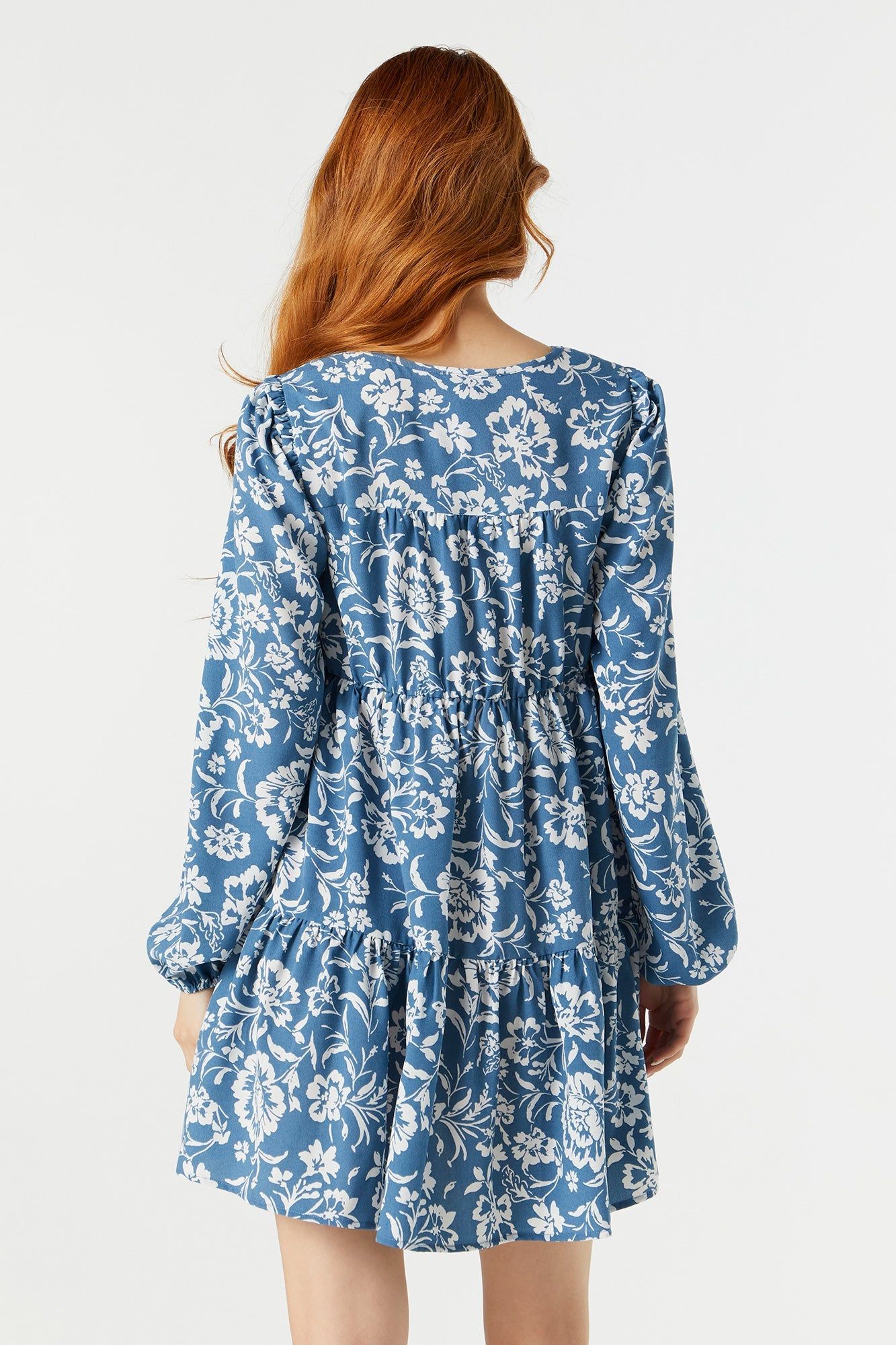 Robe de style nuisette volantée fleurie bleu à manches longues sold by Urban Planet product image thumbnail 2