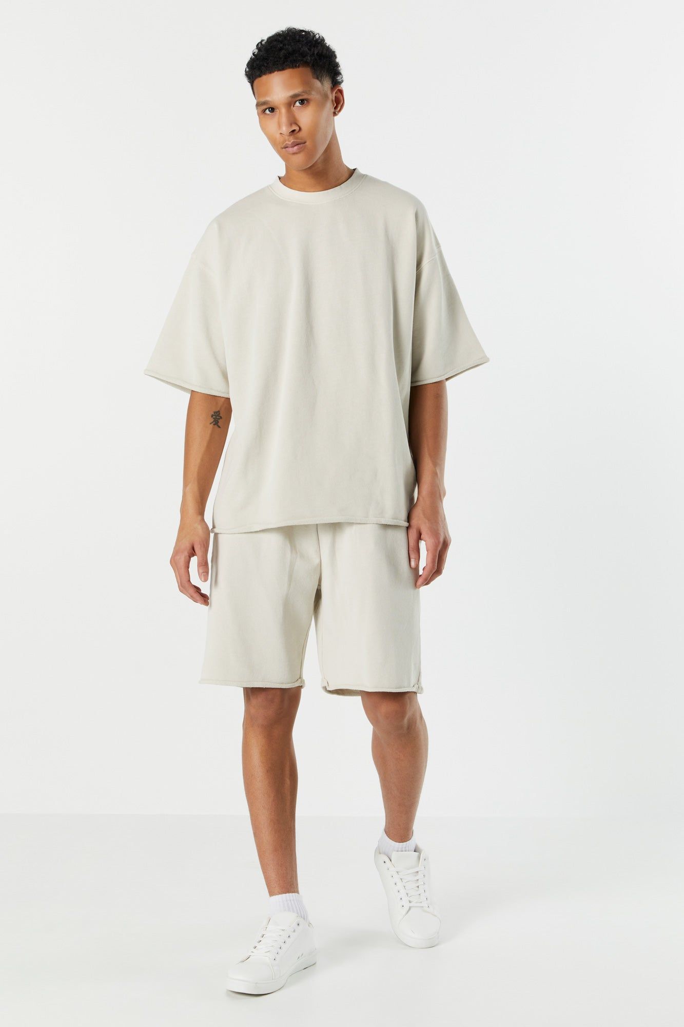 T-shirt ras du cou surdimensionné à ourlet roulé sold by Urban Planet product image thumbnail 9