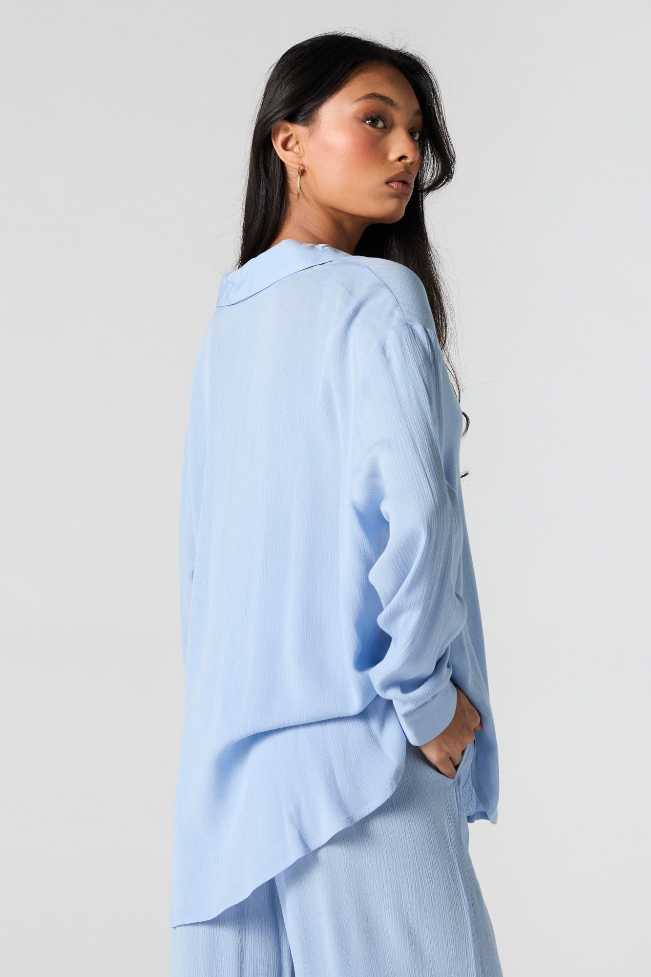 Haut boutonné surdimensionné texturé sold by Urban Planet product image thumbnail 2