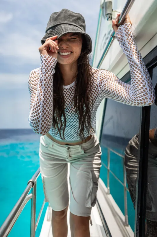 Chapeau cloche en denim sold by Urban Planet