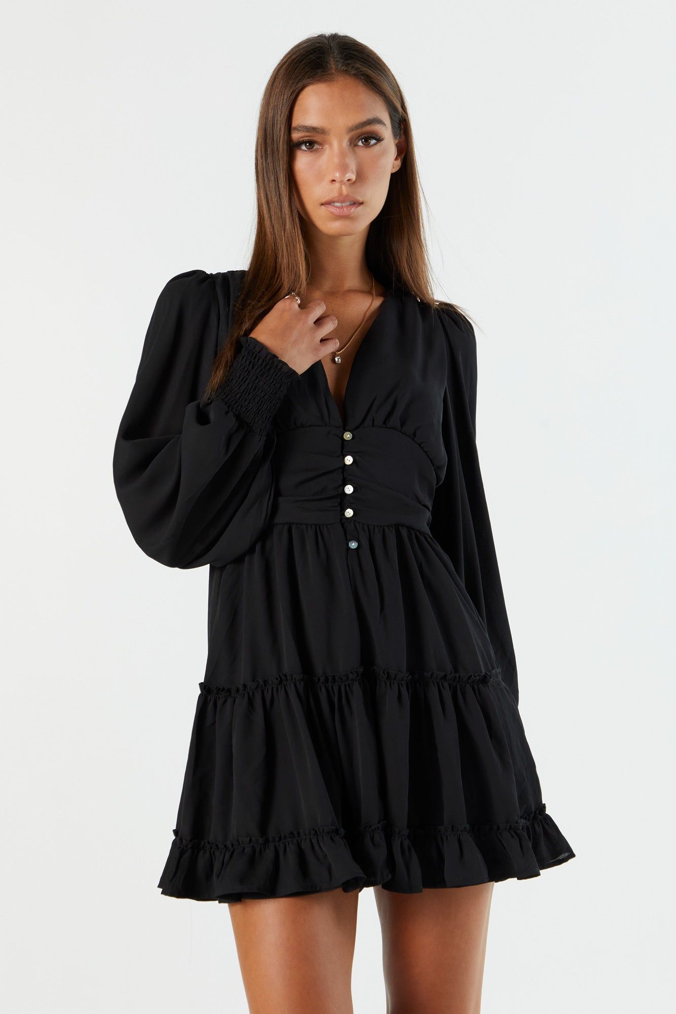 Robe boutonnée volantée à manches longues sold by Urban Planet