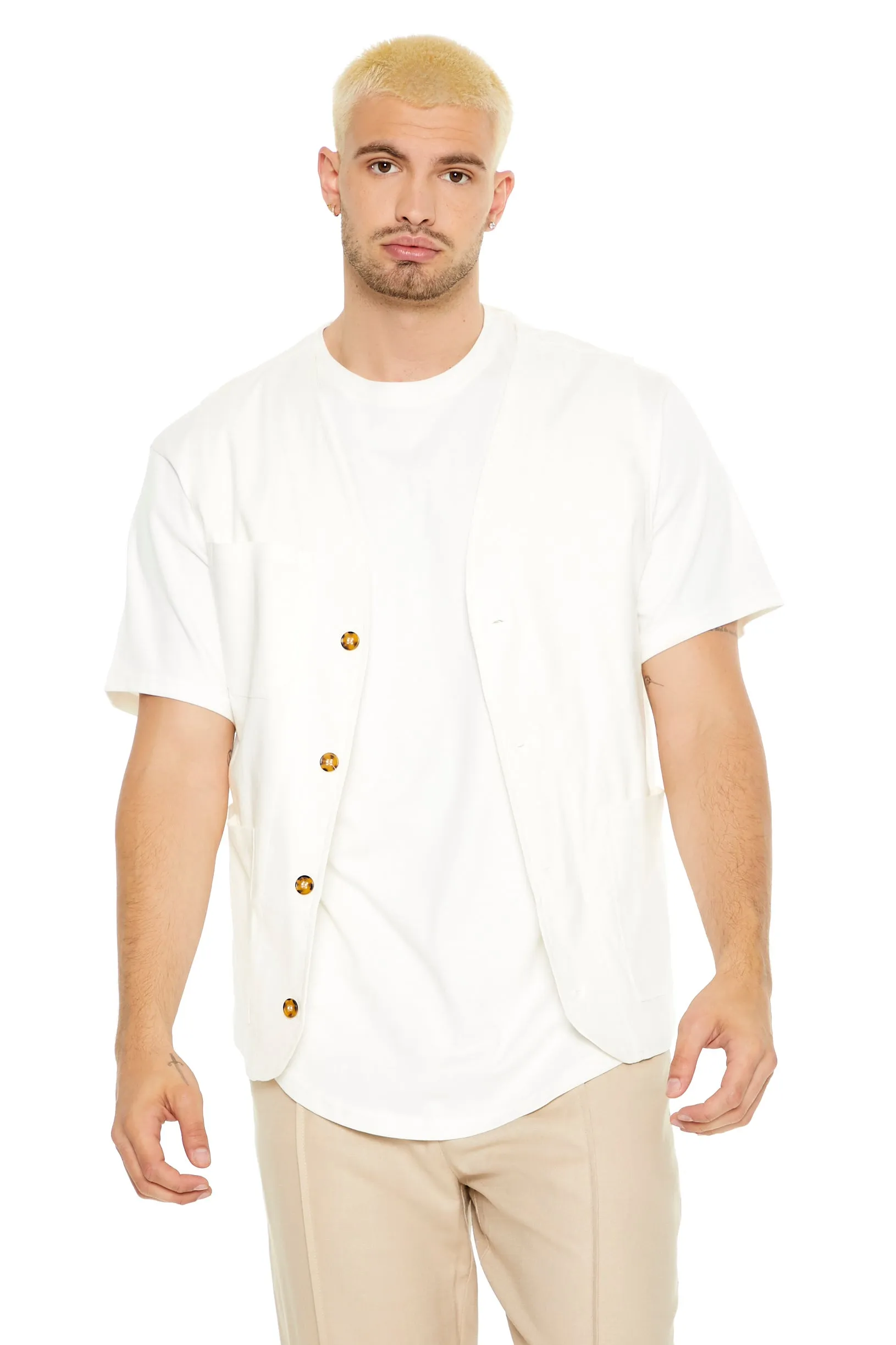 Veste boutonnée en lin sold by Urban Planet