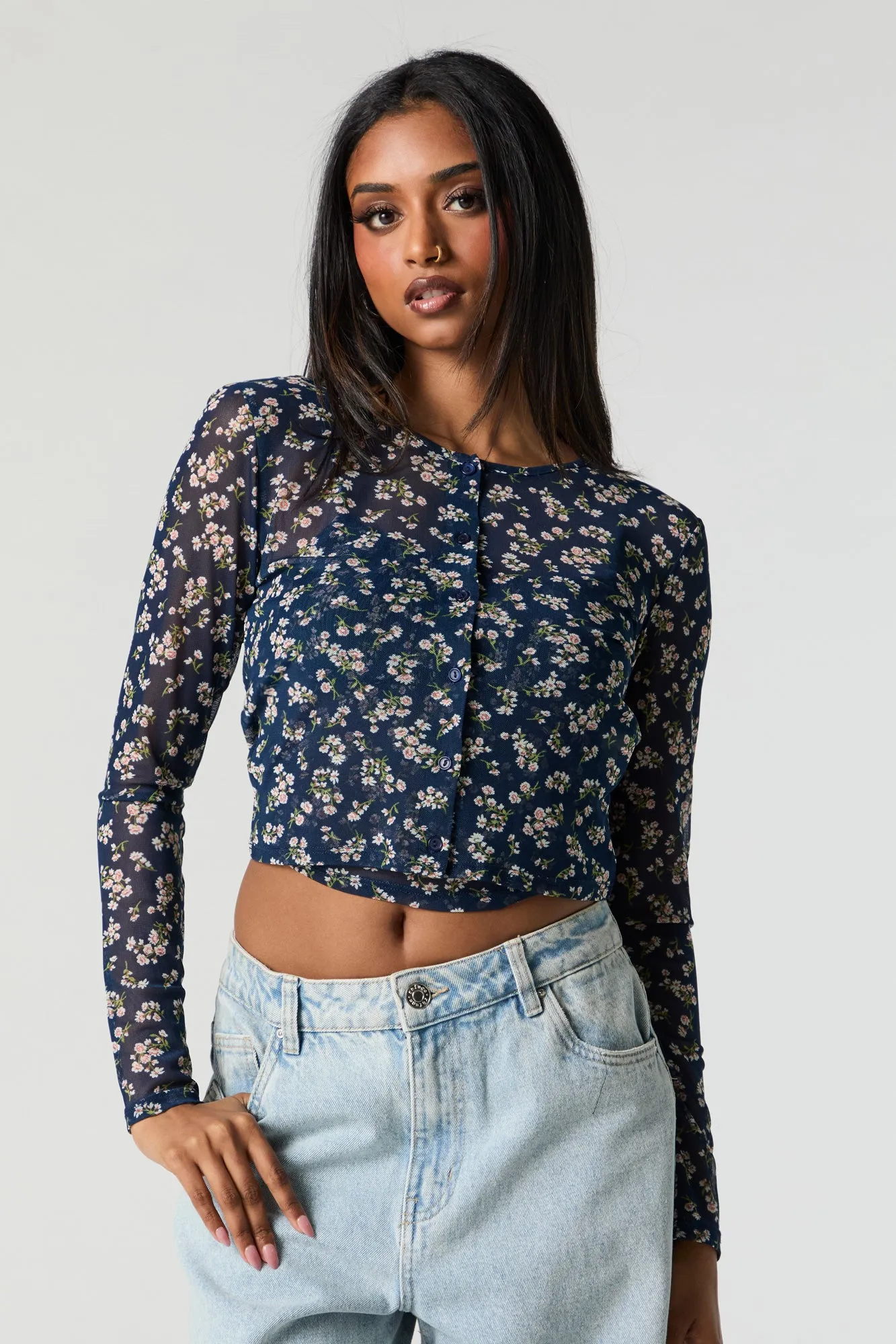 Ensemble avec débardeur en filet fleuri et haut boutonné à manches longues sold by Urban Planet product image thumbnail 4