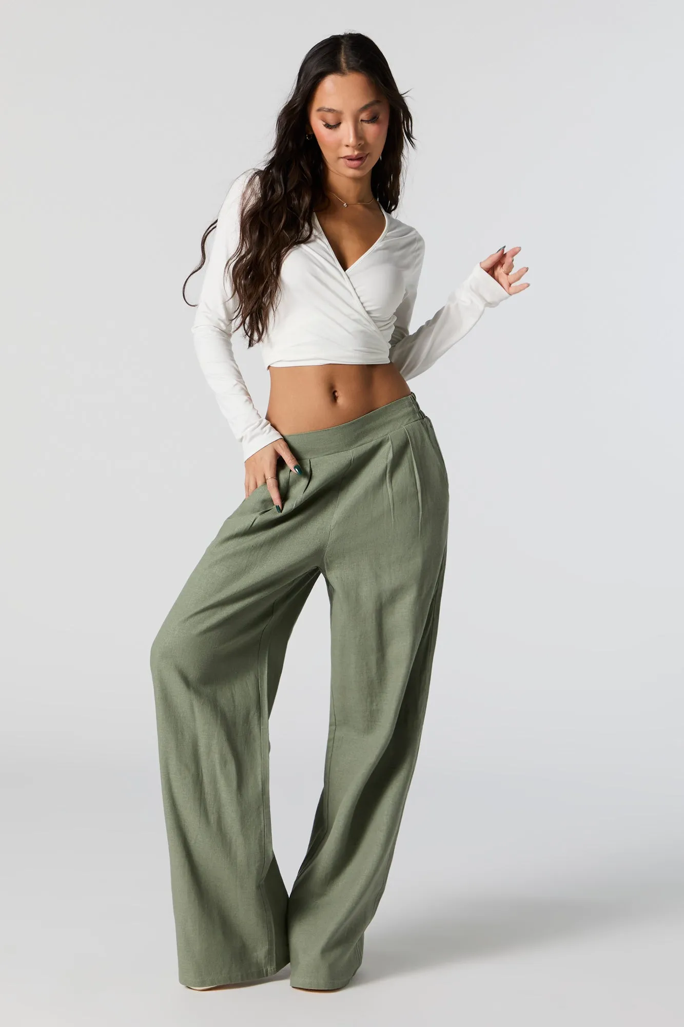 Pantalon à jambe large en lin plissé sold by Urban Planet