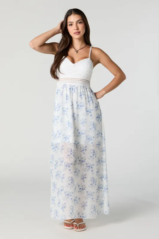 Robe maxi en chiffon de dentelle fleuri avec bonnets intégrés sold by Urban Planet