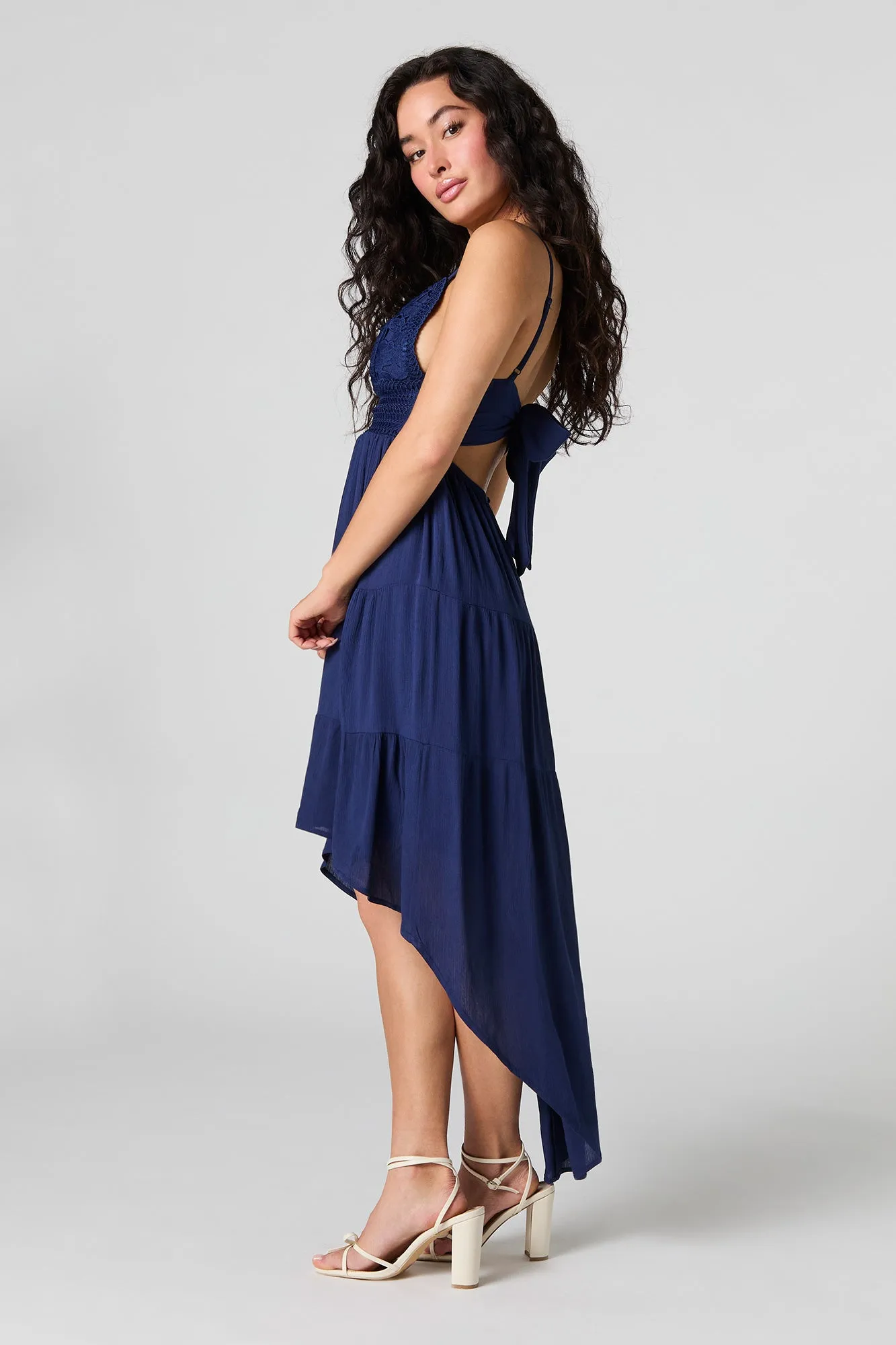 Robe asymétrique volantée fleurie à encolure en V sold by Urban Planet product image thumbnail 5