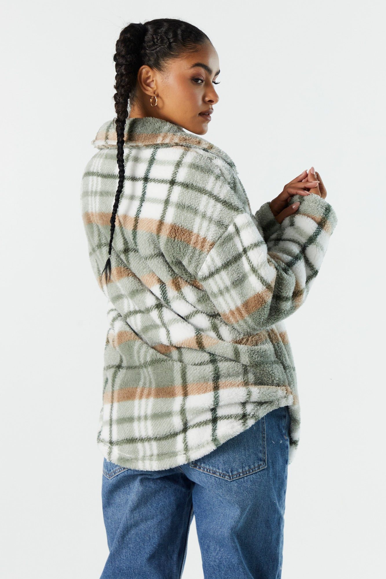 Blouson-chemisier en peluche à carreaux sold by Urban Planet product image thumbnail 2