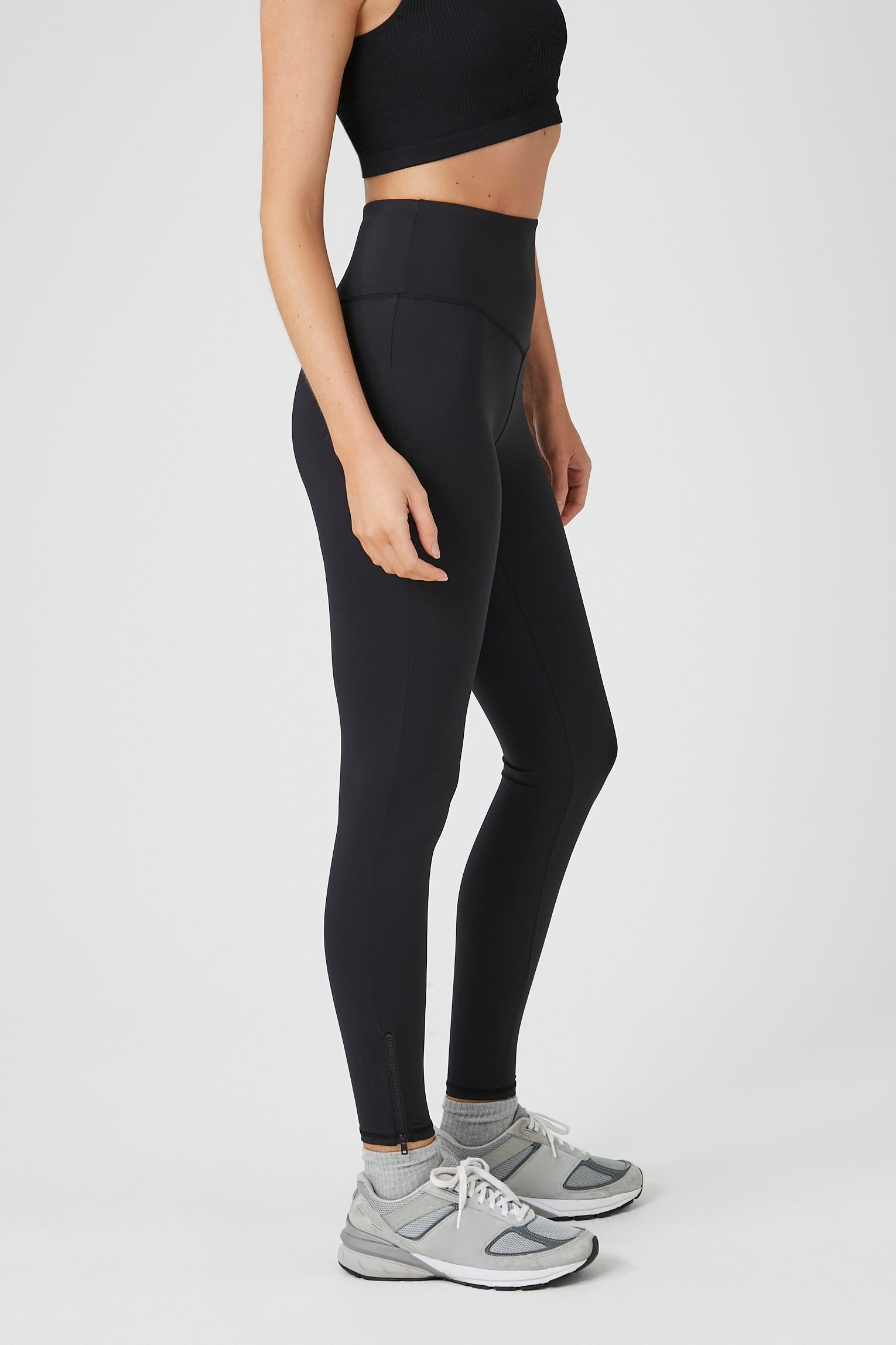Legging taille haute à glissière Active sold by Urban Planet product image thumbnail 9