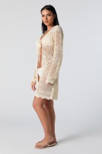 Couvre-maillot à manches longues crocheté avec attache avant sold by Urban Planet