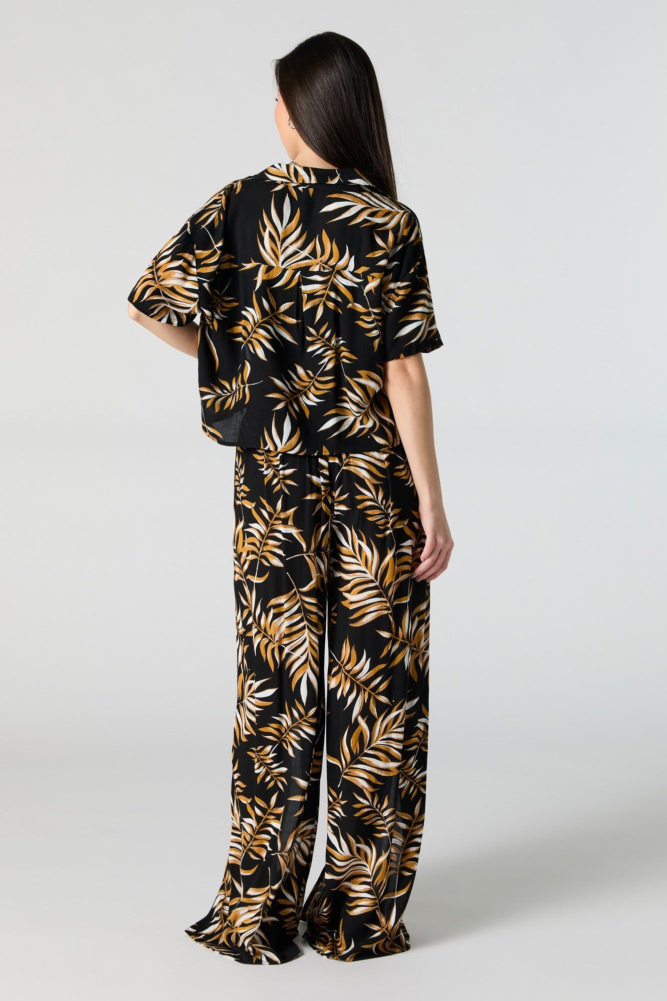 Pantalon à taille haute jambe large avec fente sold by Urban Planet product image thumbnail 3