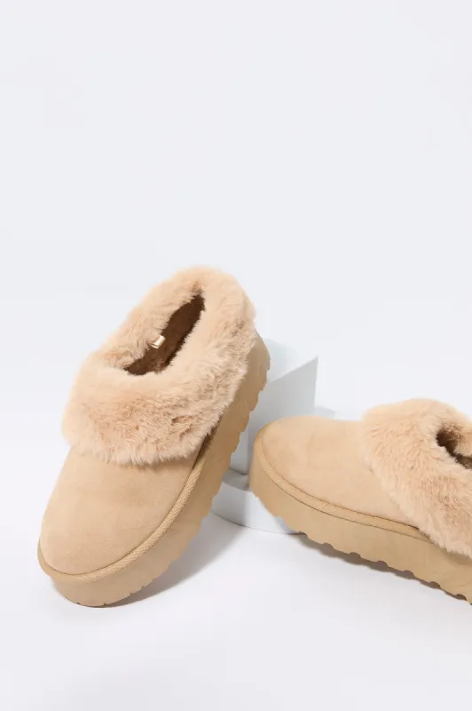 Pantoufles bottillons plateforme avec col en similifourrure sold by Urban Planet