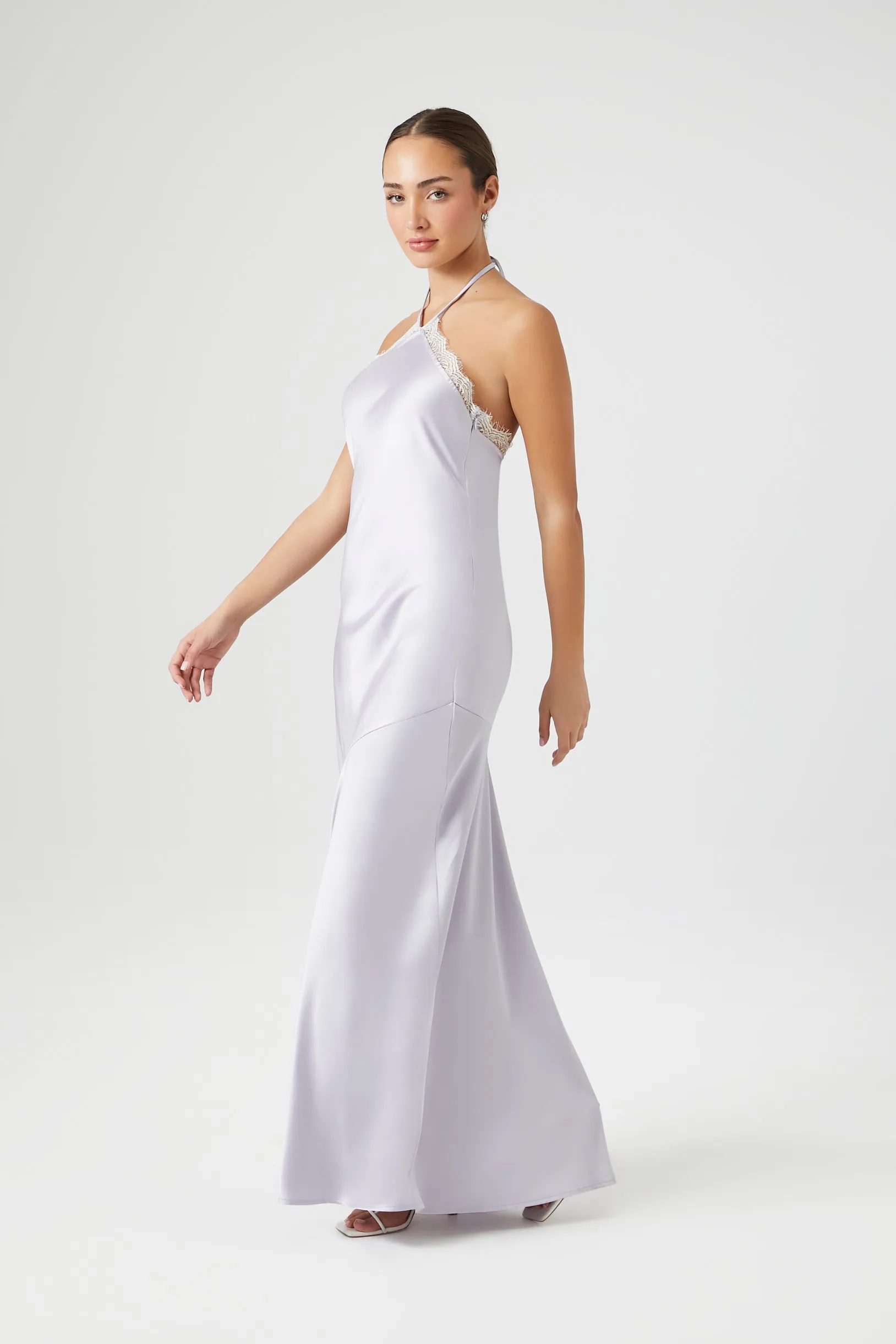 Robe maxi bain-de-soleil en satin avec liséré de dentelle sold by Urban Planet product image thumbnail 2
