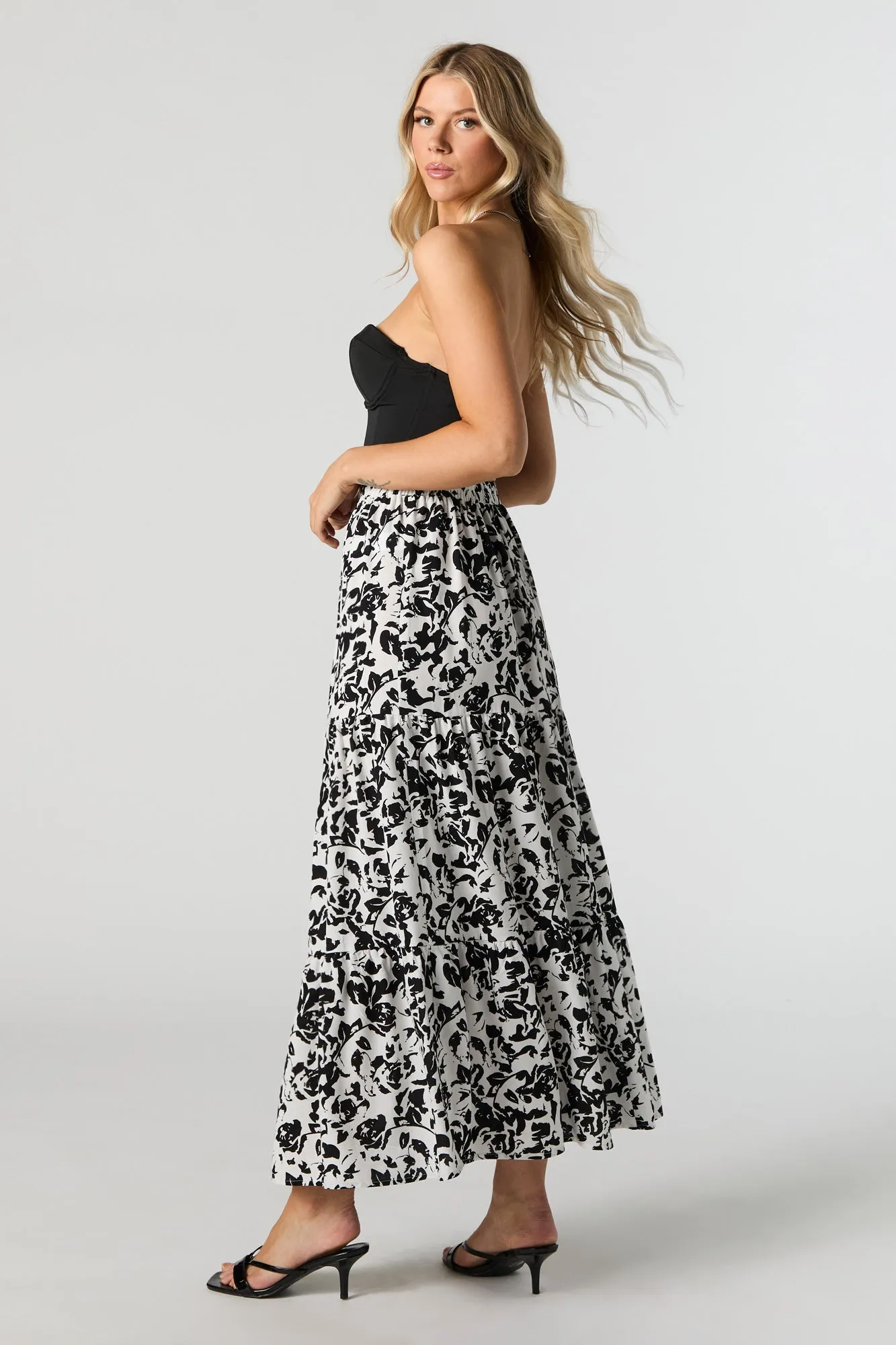 Jupe maxi volantée fleurie blanche sold by Urban Planet product image thumbnail 3