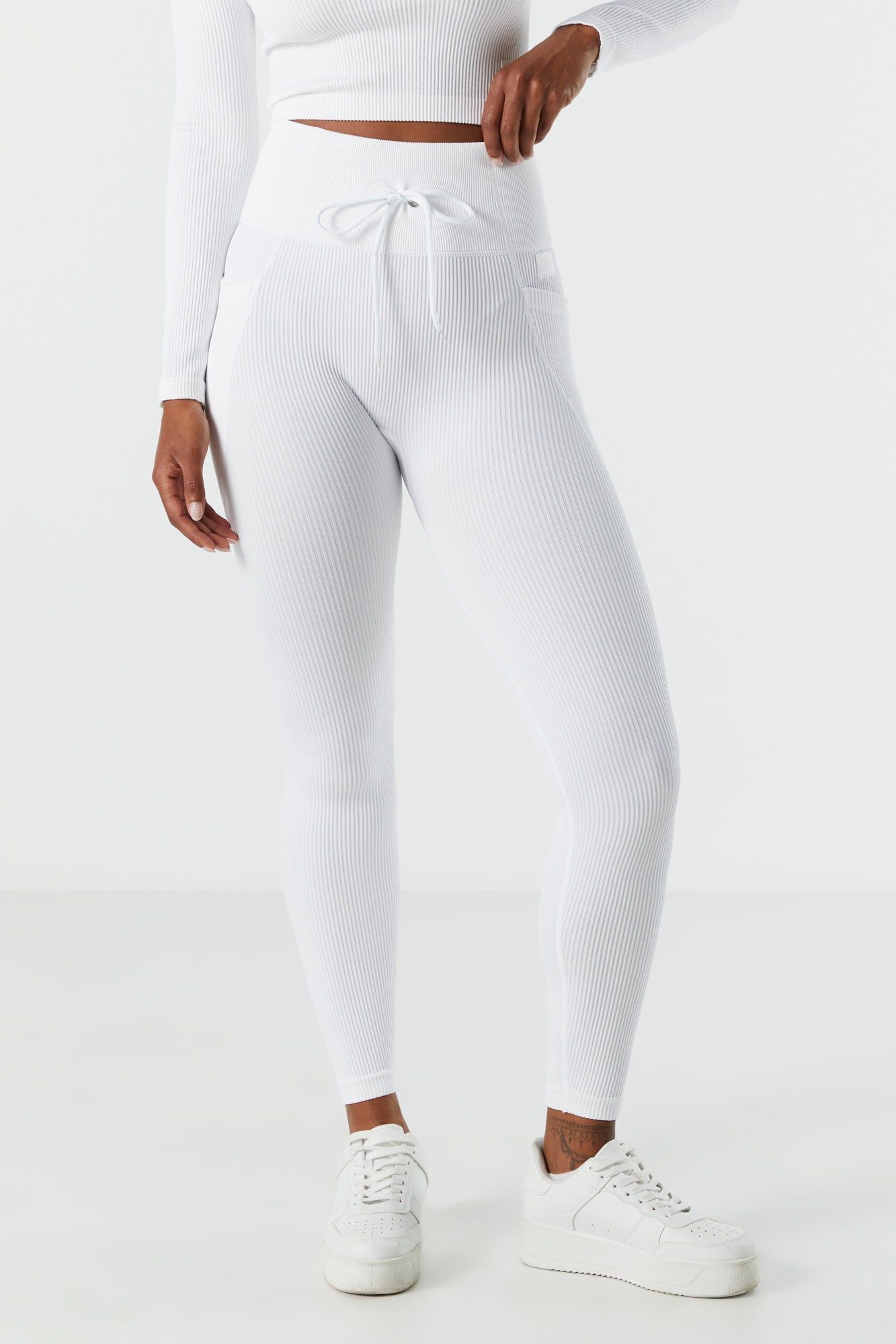 Legging Sommer Ray Active côtelé sans couture avec poches latérales sold by Urban Planet product image thumbnail 2
