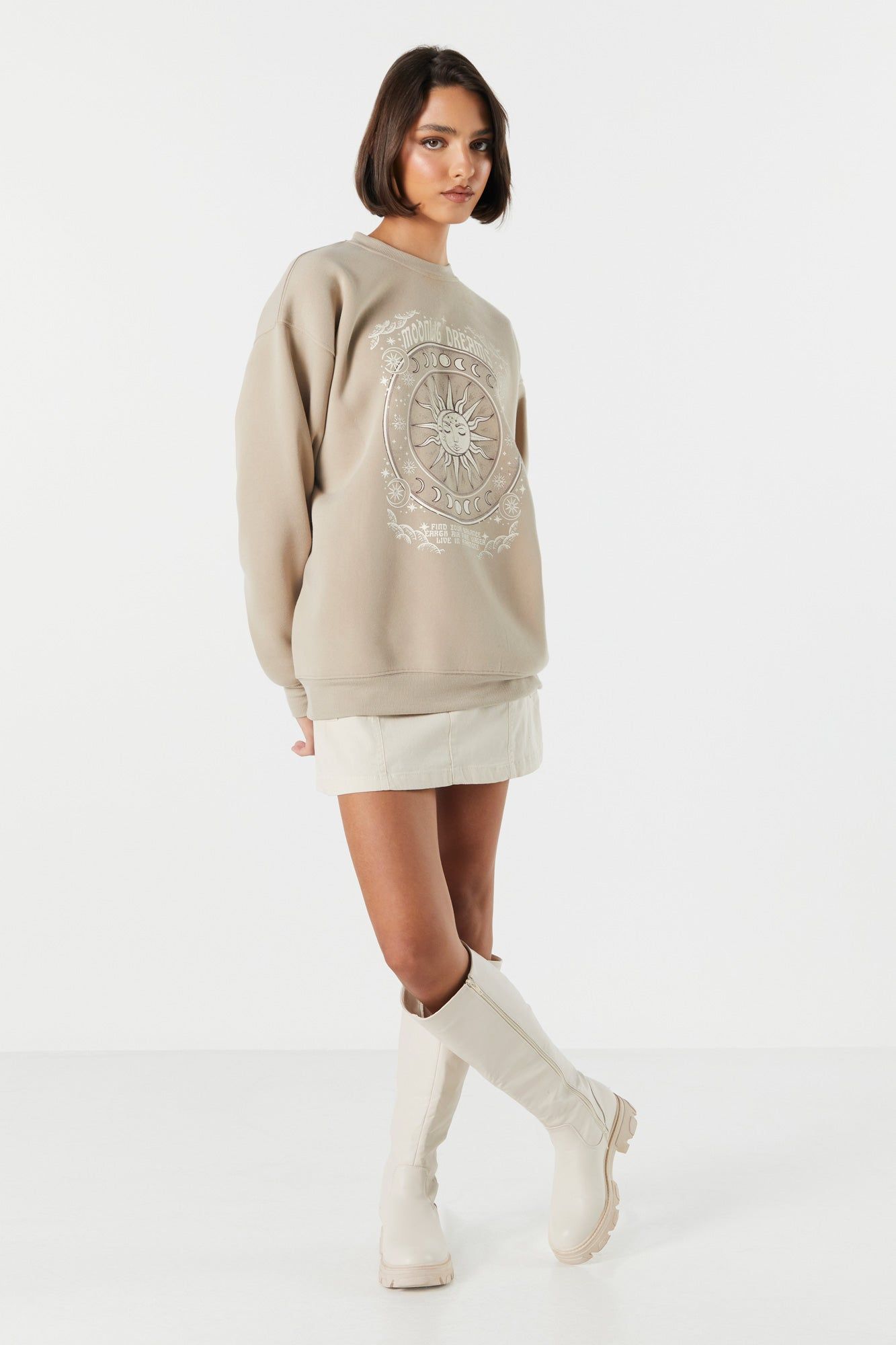 Chandail en molleton à imprimé Moonlit Dreams sold by Urban Planet product image thumbnail 3