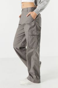 Pantalon cargo à jambe large sold by Urban Planet