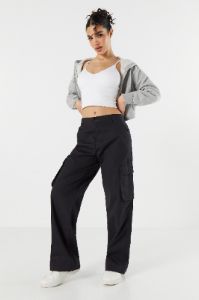 Pantalon cargo à jambe large sold by Urban Planet
