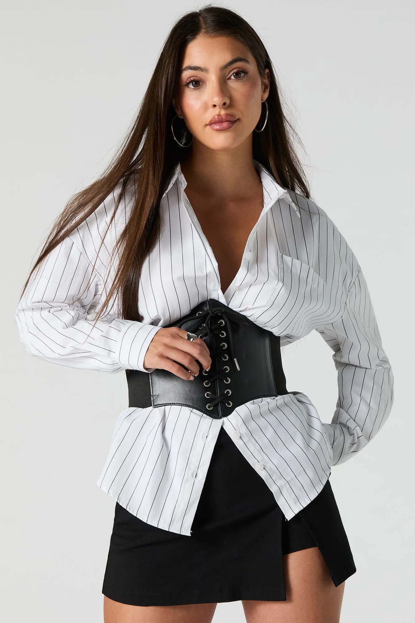 Ceinture corset lacée sold by Urban Planet