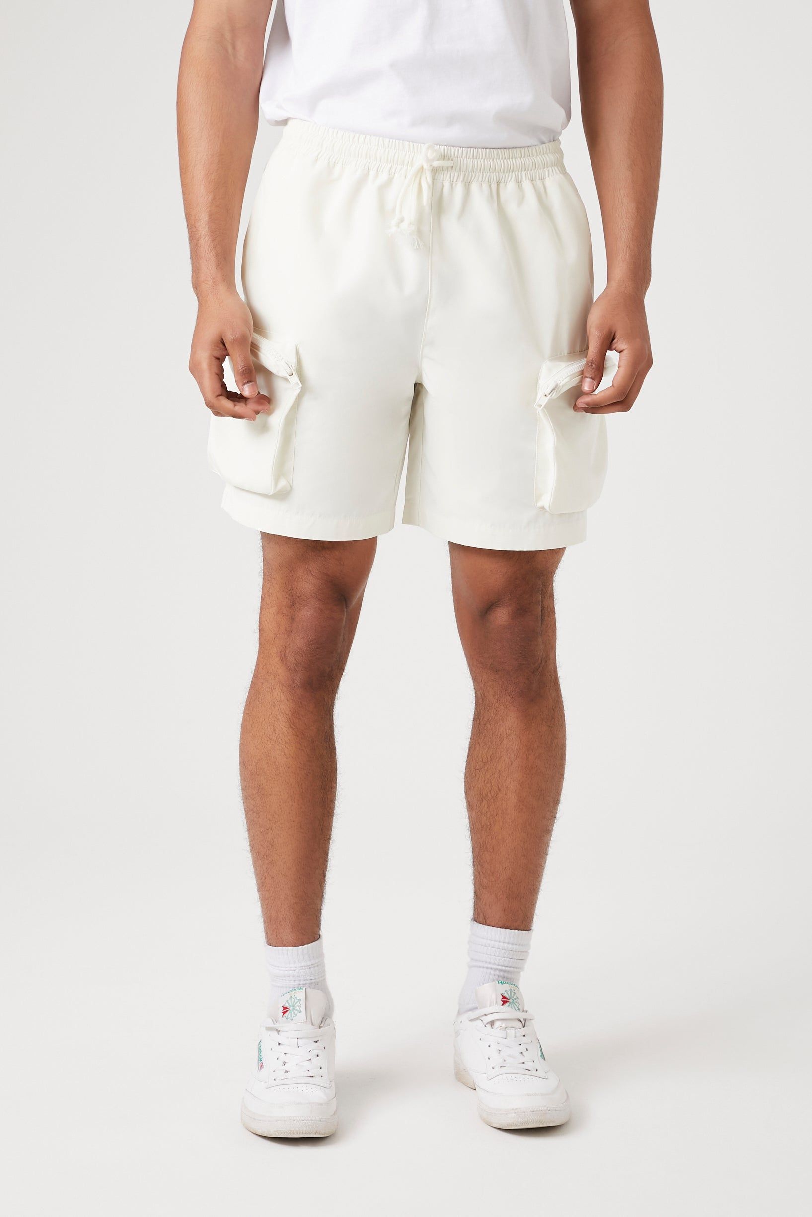 Short cargo avec poches et fermeture à glissière sold by Urban Planet product image thumbnail 2