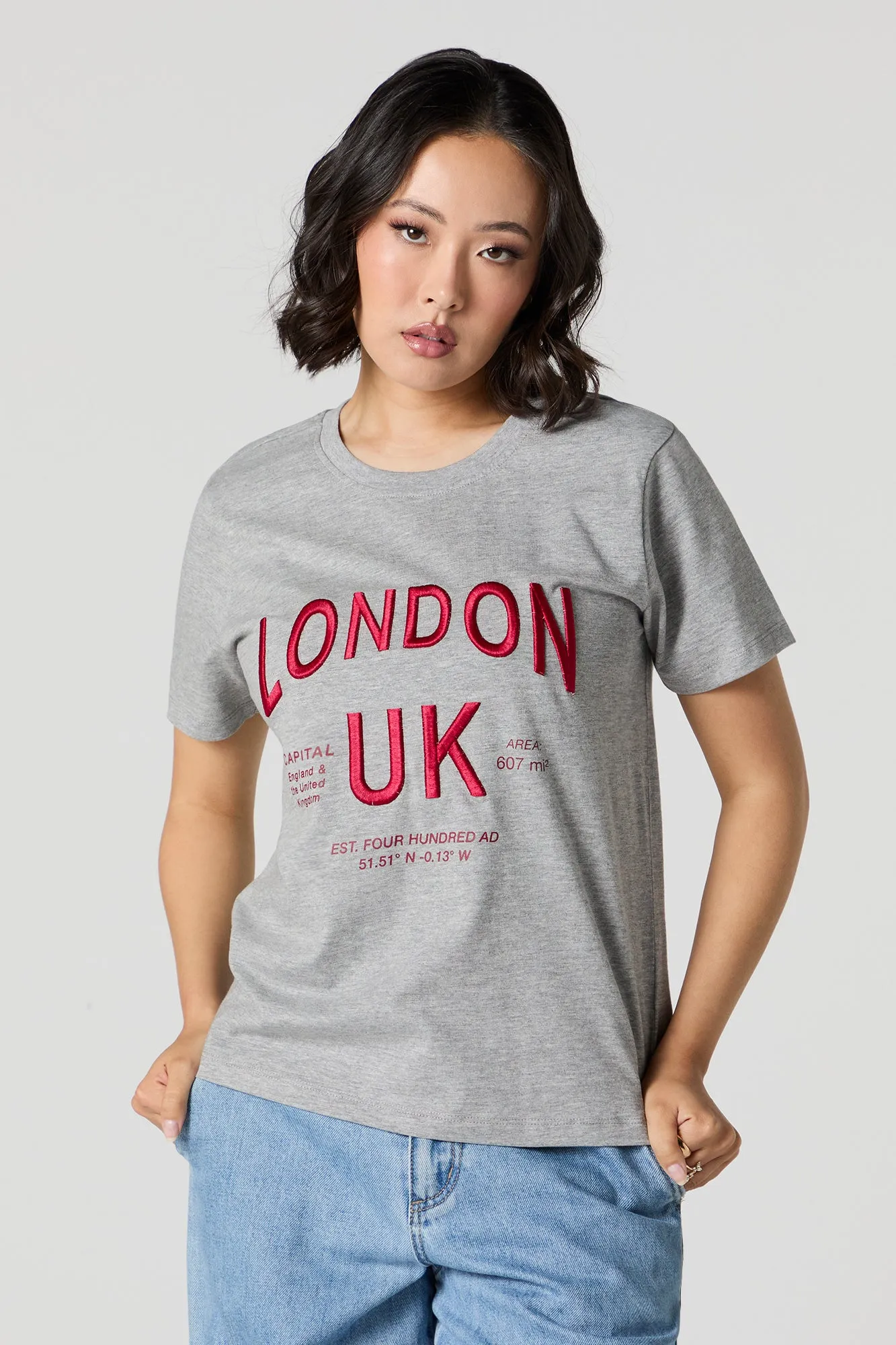 T-shirt avec motif brodé London UK sold by Urban Planet