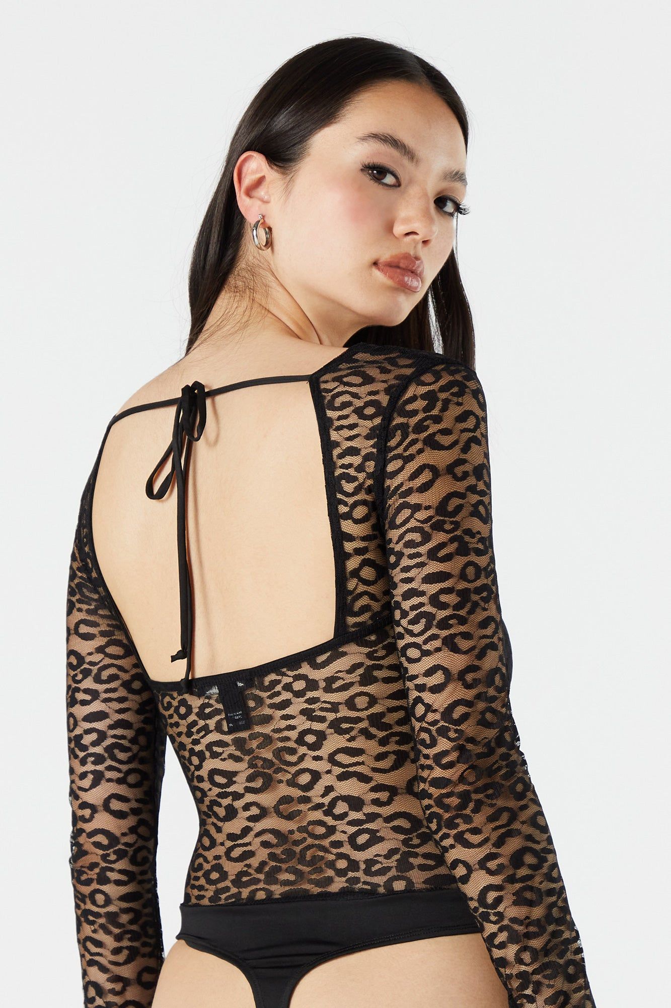 Maillot en filet avec motif guépard et décolleté en coeur sold by Urban Planet product image thumbnail 4