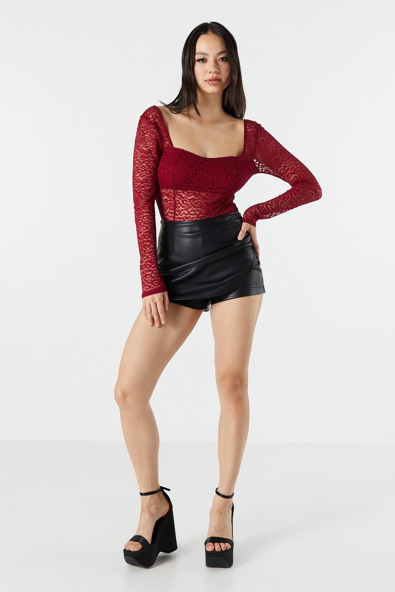 Maillot en filet avec motif guépard et décolleté en coeur sold by Urban Planet product image thumbnail 10