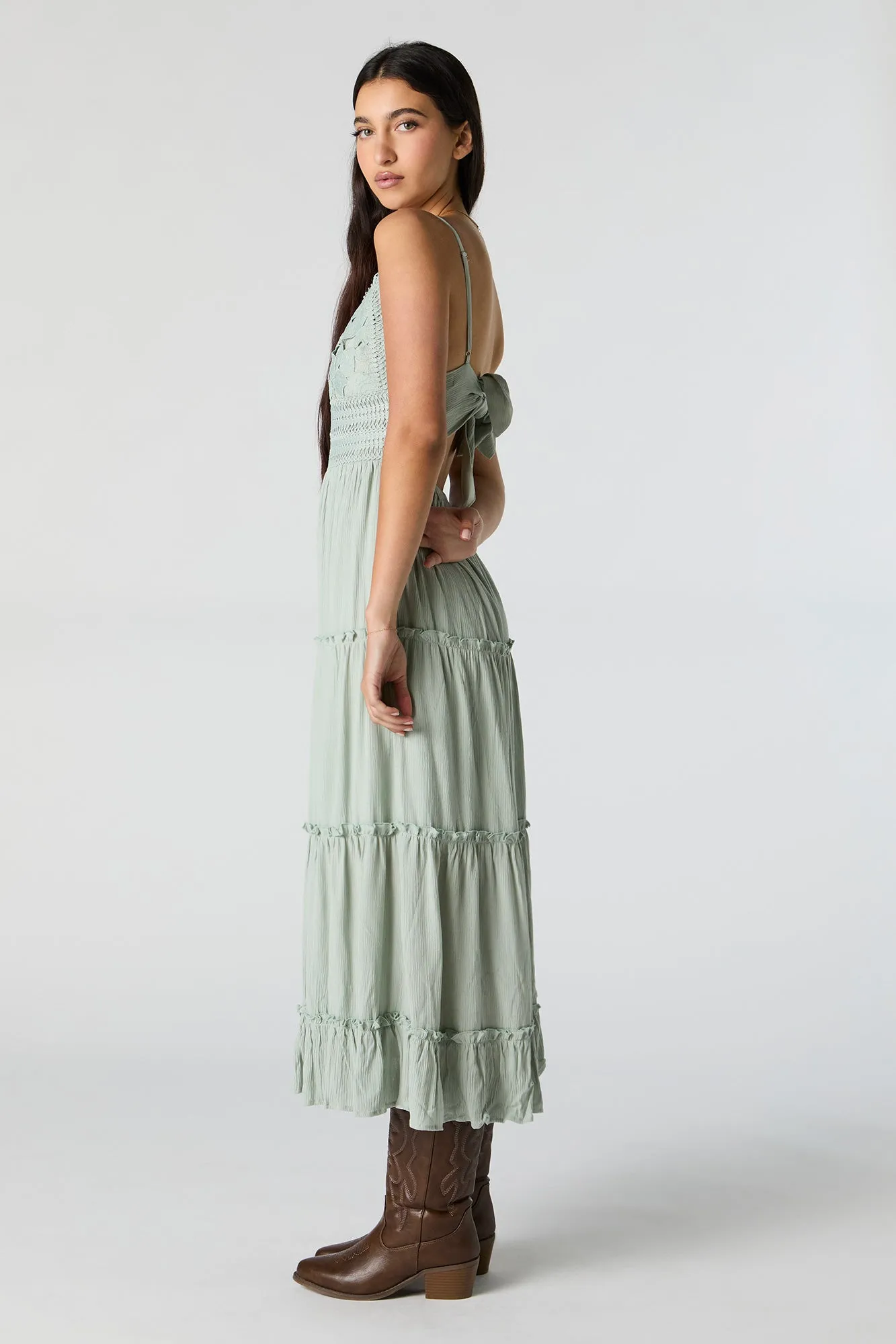 Robe midi volantée en dentelle crochetée avec décolleté en coeur sold by Urban Planet product image thumbnail 5