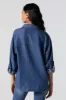 Haut boutonné en denim sold by Urban Planet