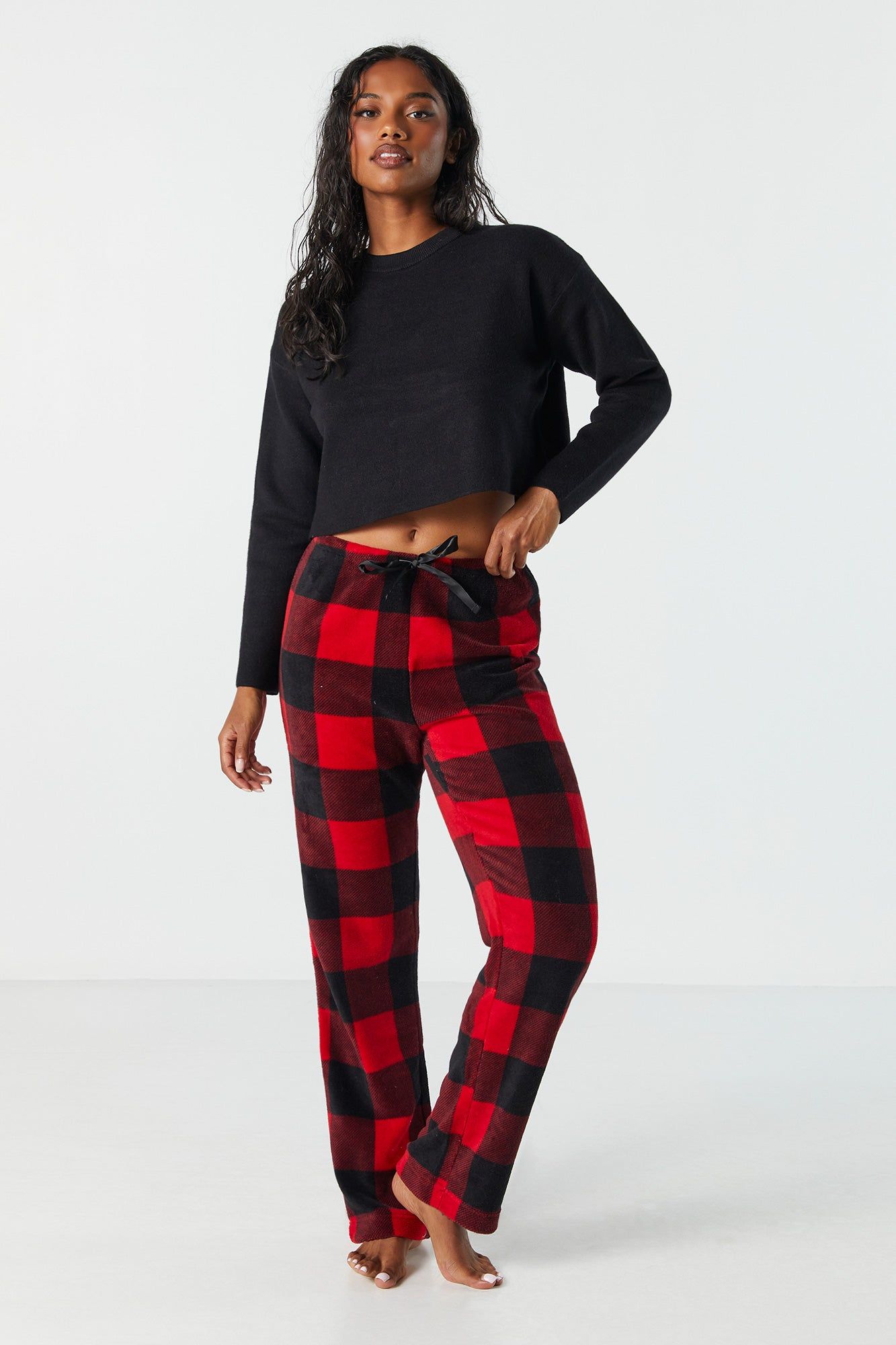 Pantalon de pyjama en peluche à carreaux rouges sold by Urban Planet product image thumbnail 4