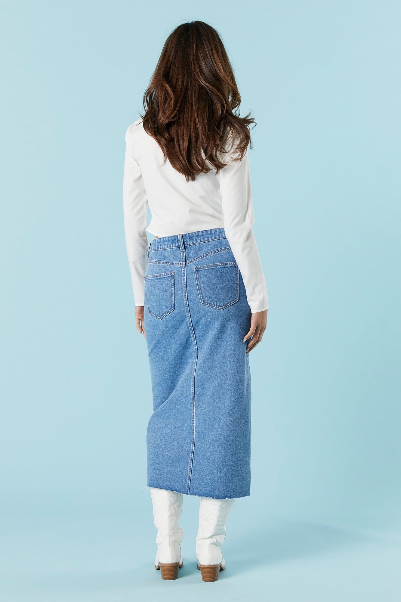 Jupe midi en denim avec fente avant sold by Urban Planet product image thumbnail 2