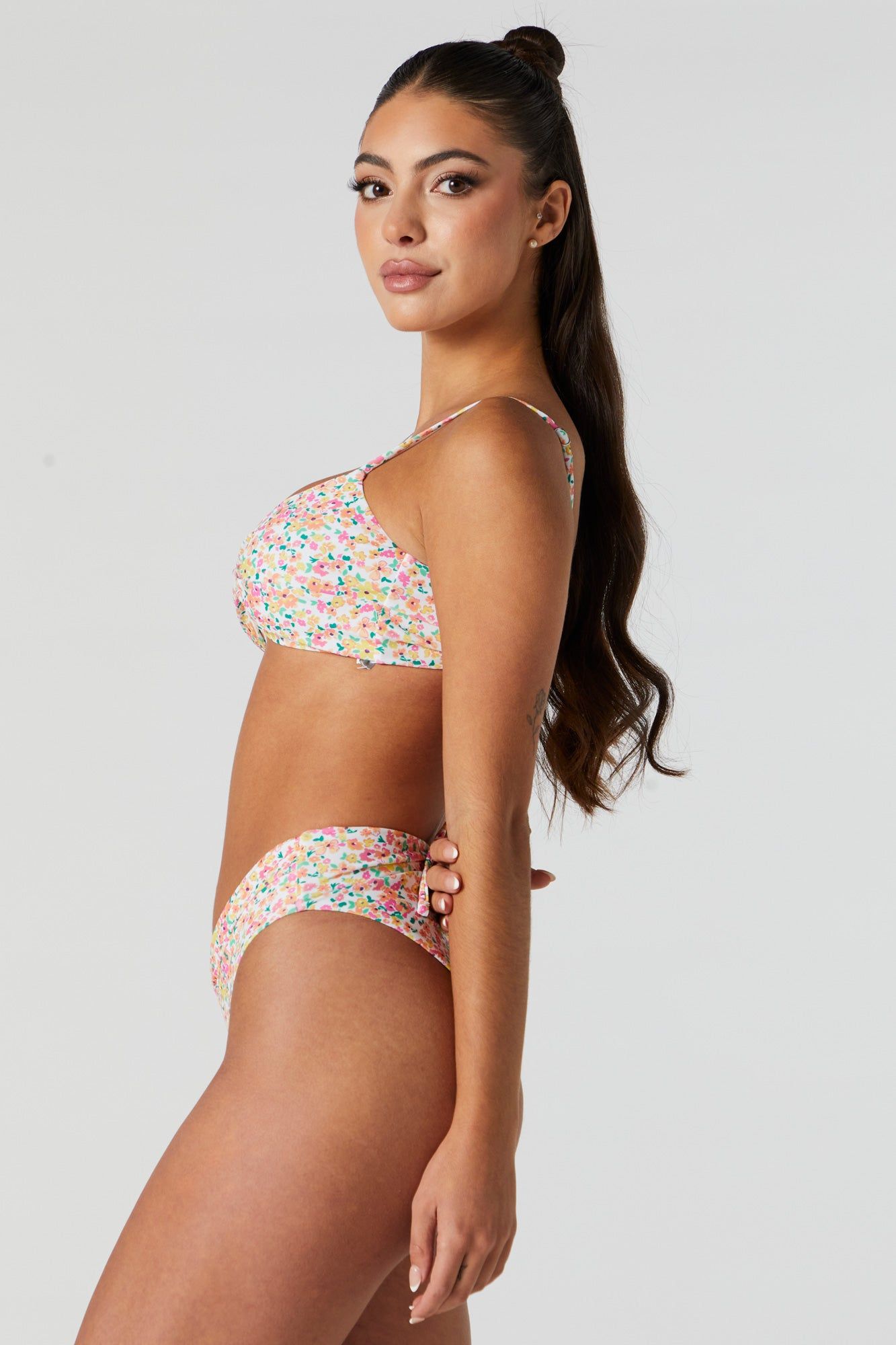 Haut de bikini torsadé fleuri sold by Urban Planet product image thumbnail 3