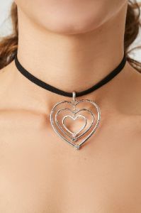 Collier ras du cou avec découpe en cur sold by Urban Planet