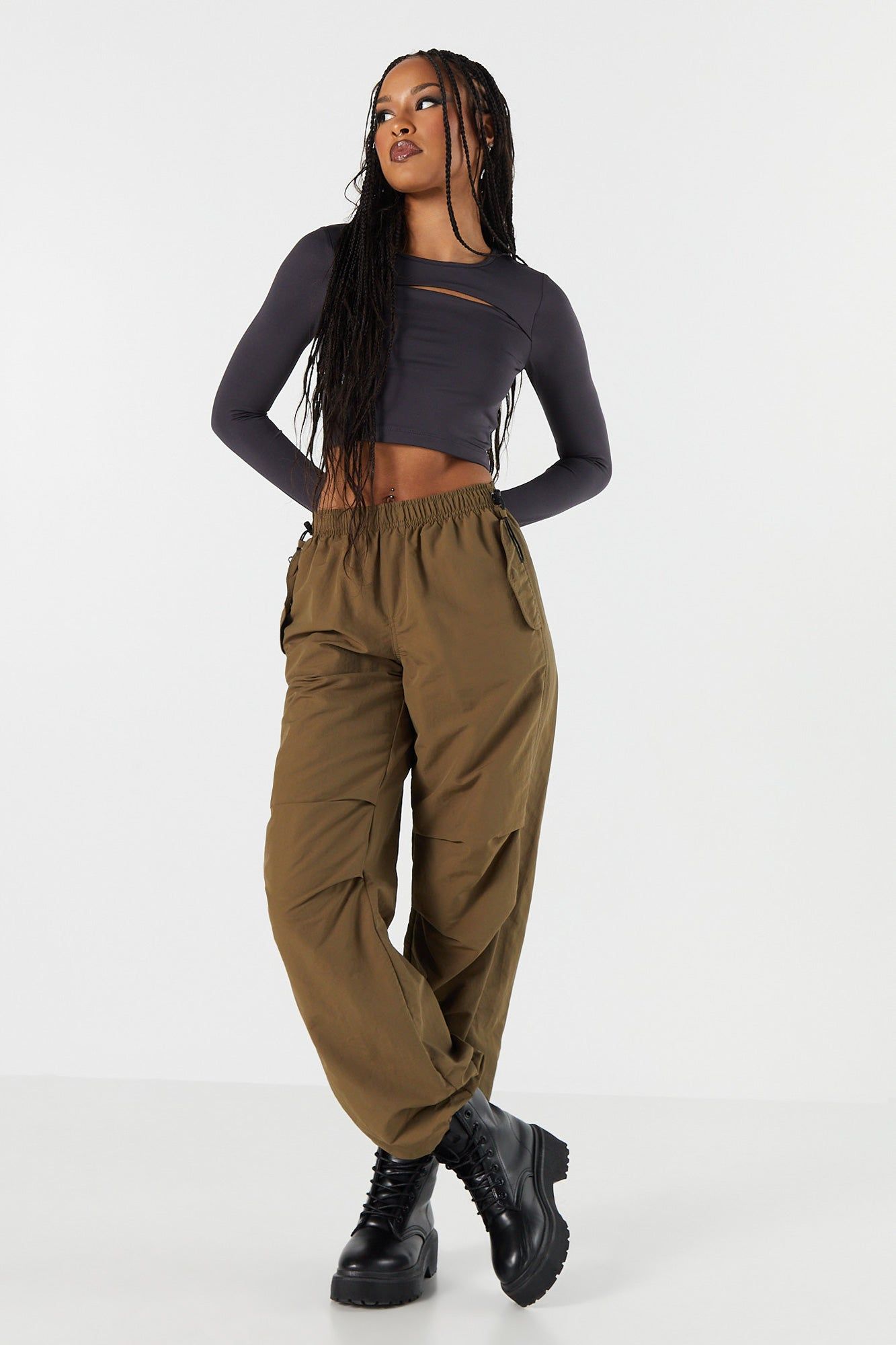 Pantalon parachute en nylon sold by Urban Planet