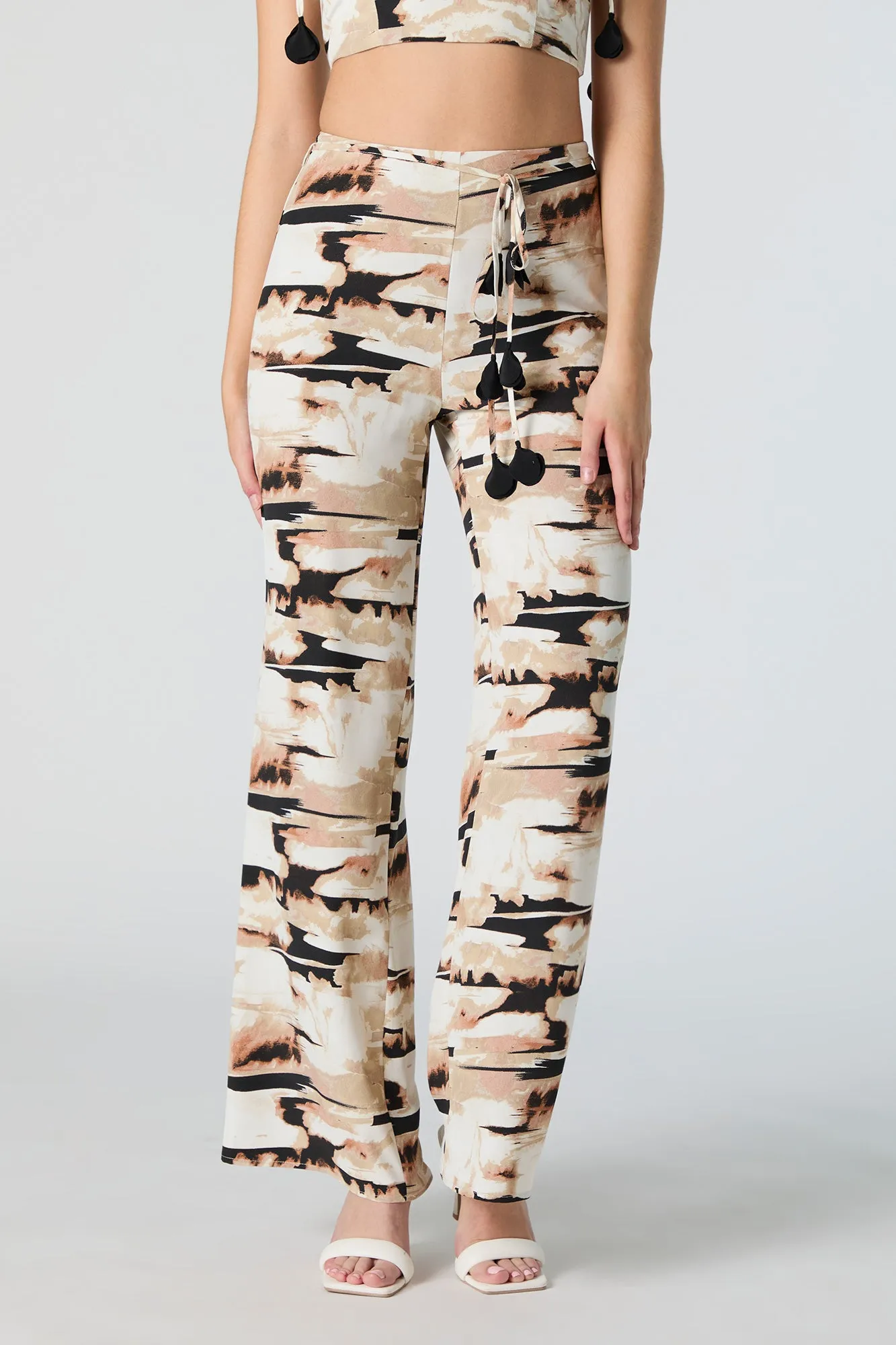 Pantalon palazzo garni d'un rang de pétales sold by Urban Planet product image thumbnail 2