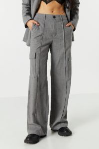 Pantalon cargo habillé sold by Urban Planet