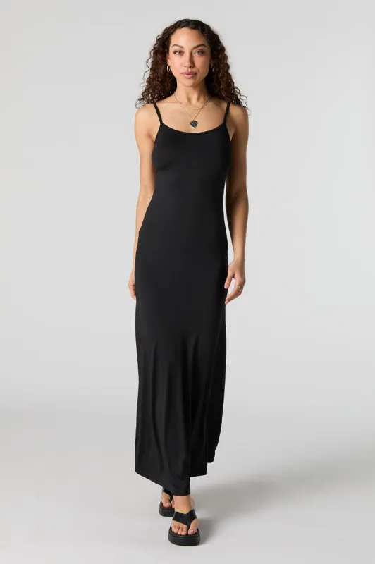 Robe-camisole maxi profilée sold by Urban Planet