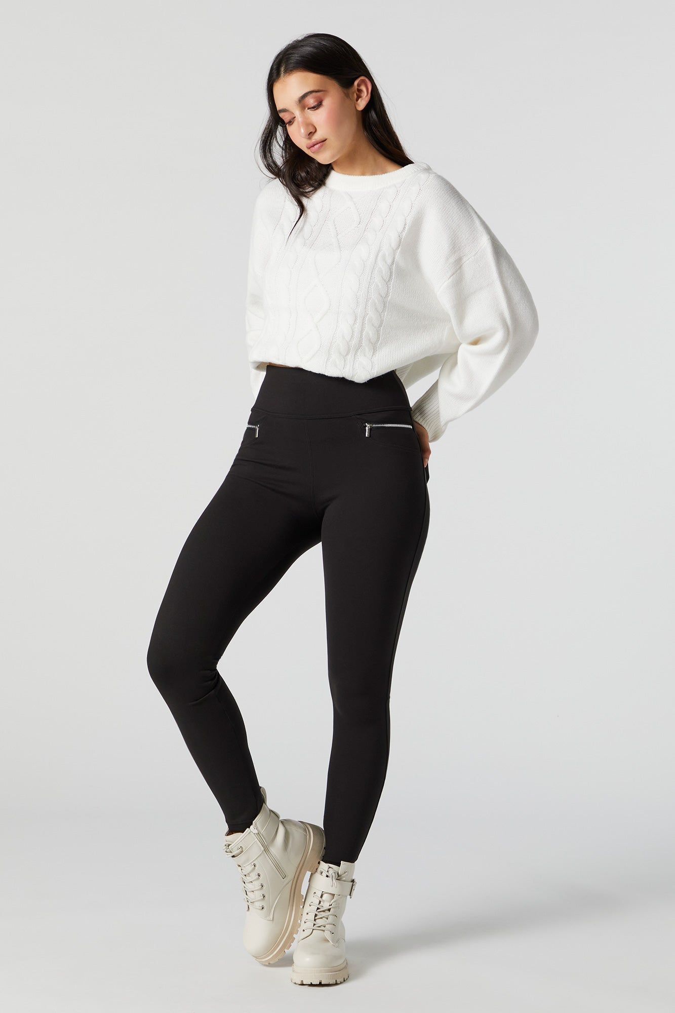 Legging avec poches à fermeture à glissière sold by Urban Planet