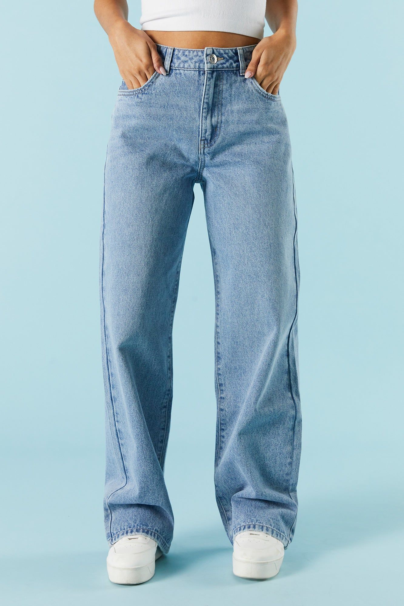 Jean ample Osaka délavé moyen à taille haute sold by Urban Planet product image thumbnail 2