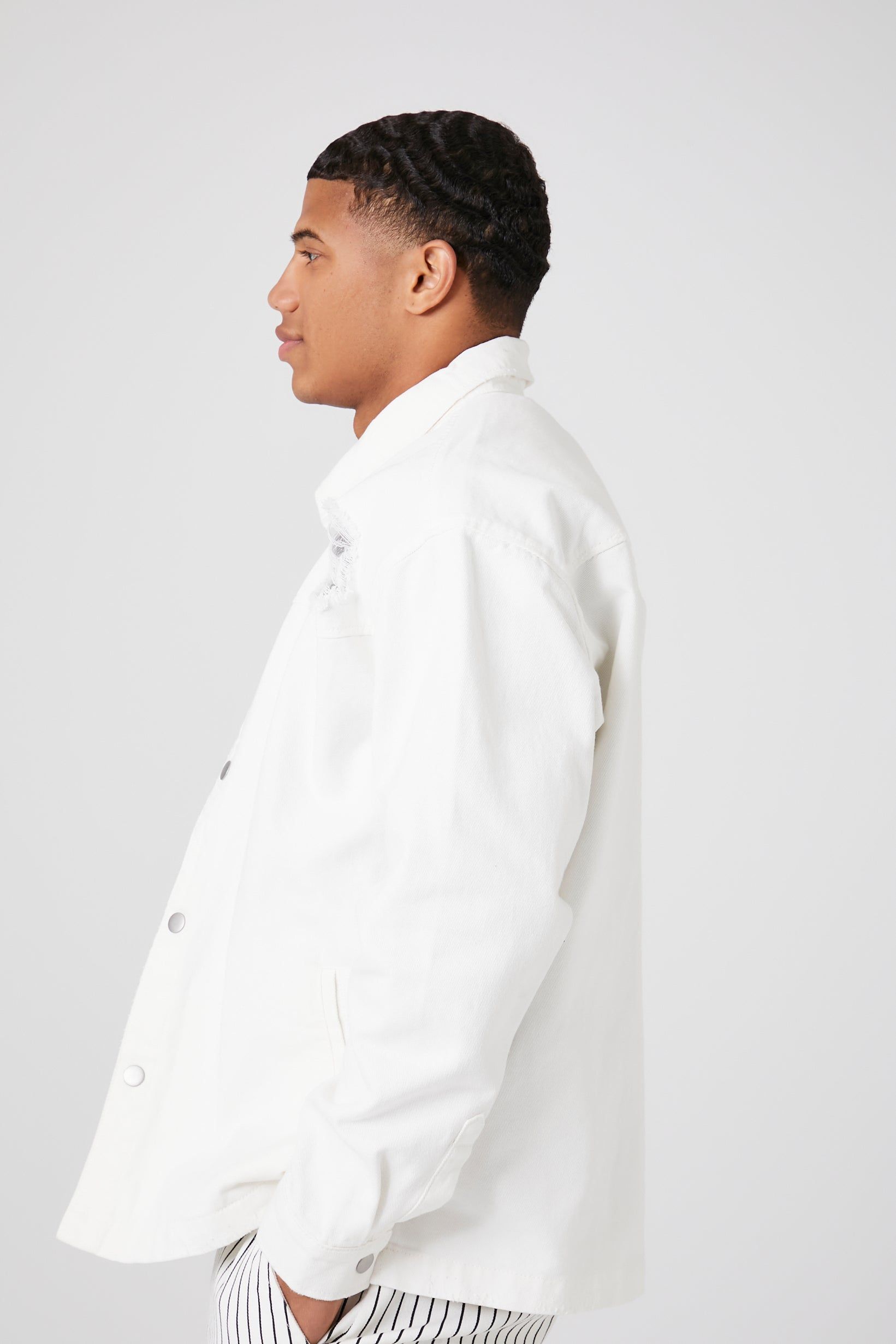 Blouson en denim d'aspect usé sold by Urban Planet product image thumbnail 3