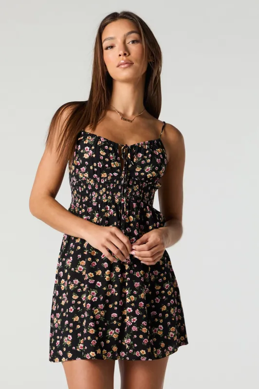 Minirobe-camisole de style laitière fleurie sold by Urban Planet