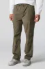 Pantalon cargo à jambe droite en nylon sold by Urban Planet