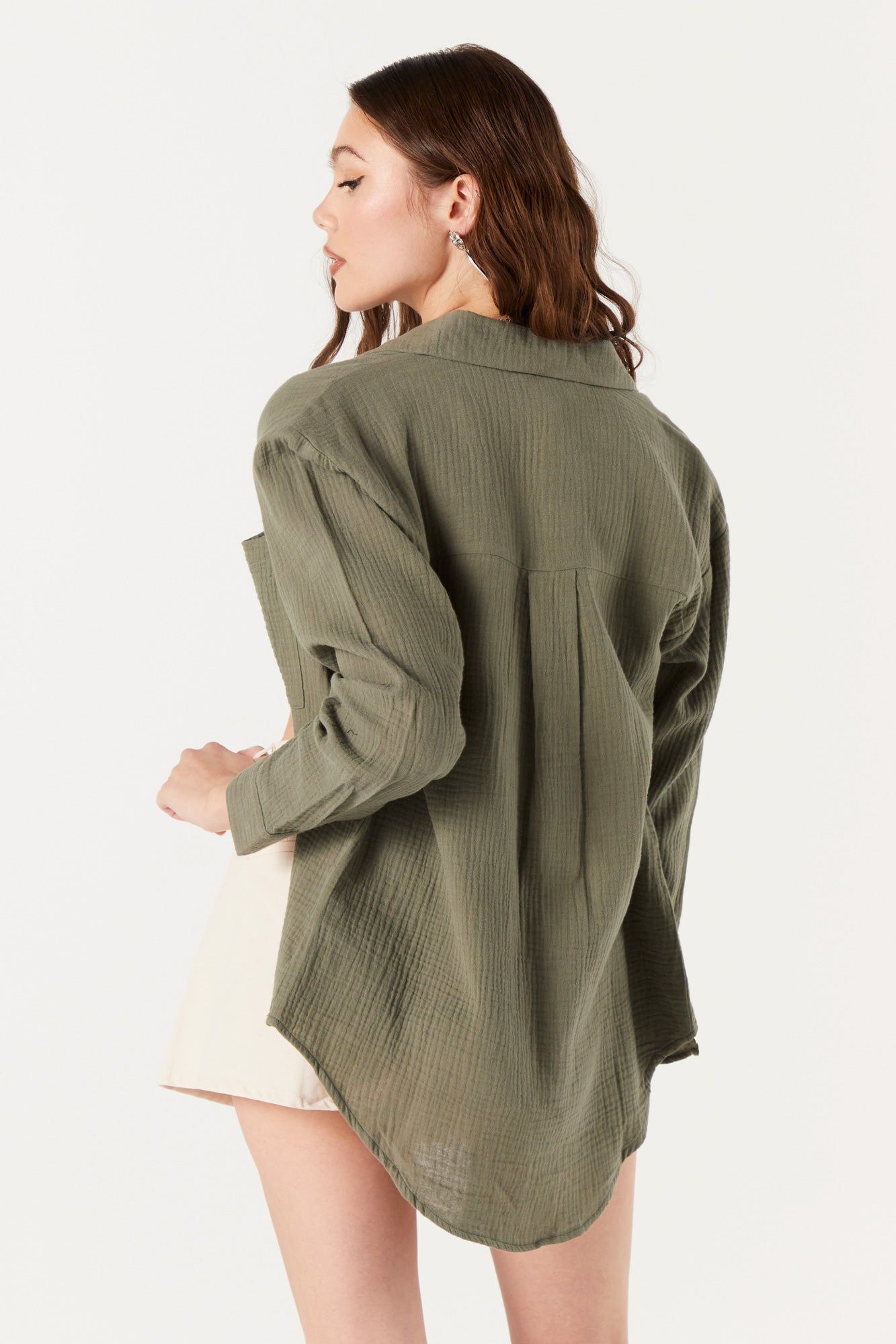 Haut surdimensionné boutonné en lin sold by Urban Planet product image thumbnail 2