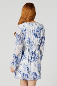 Minirobe à surplis fleurie blanche en chiffon avec manches longues sold by Urban Planet