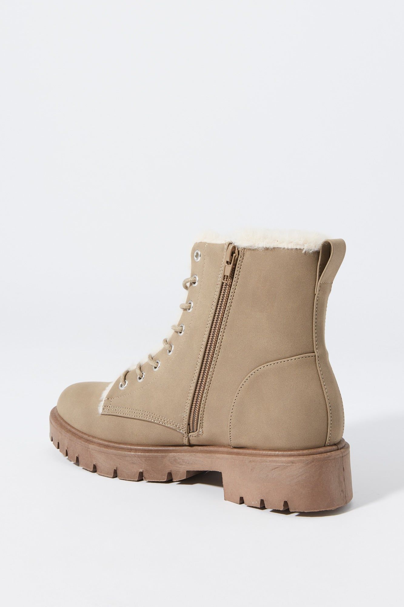 Bottes lacées à doublure de fourrure et semelles crantées sold by Urban Planet product image thumbnail 3