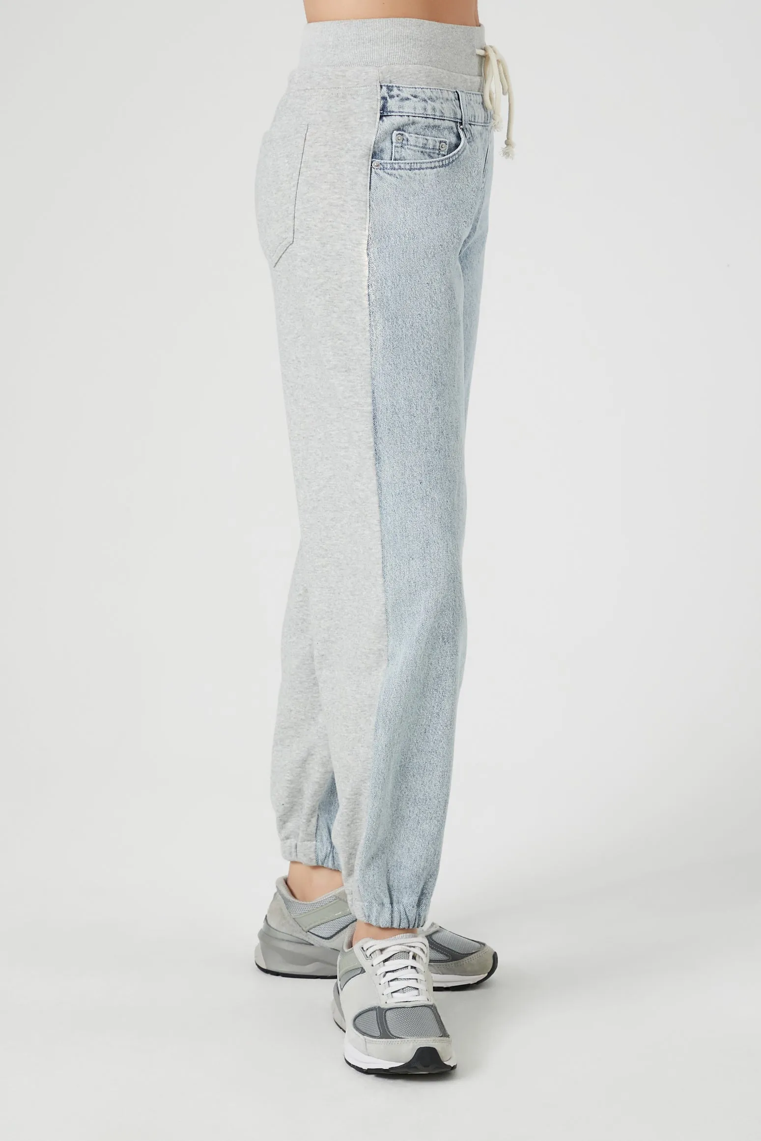 Jogger en denim récupéré sold by Urban Planet product image thumbnail 3