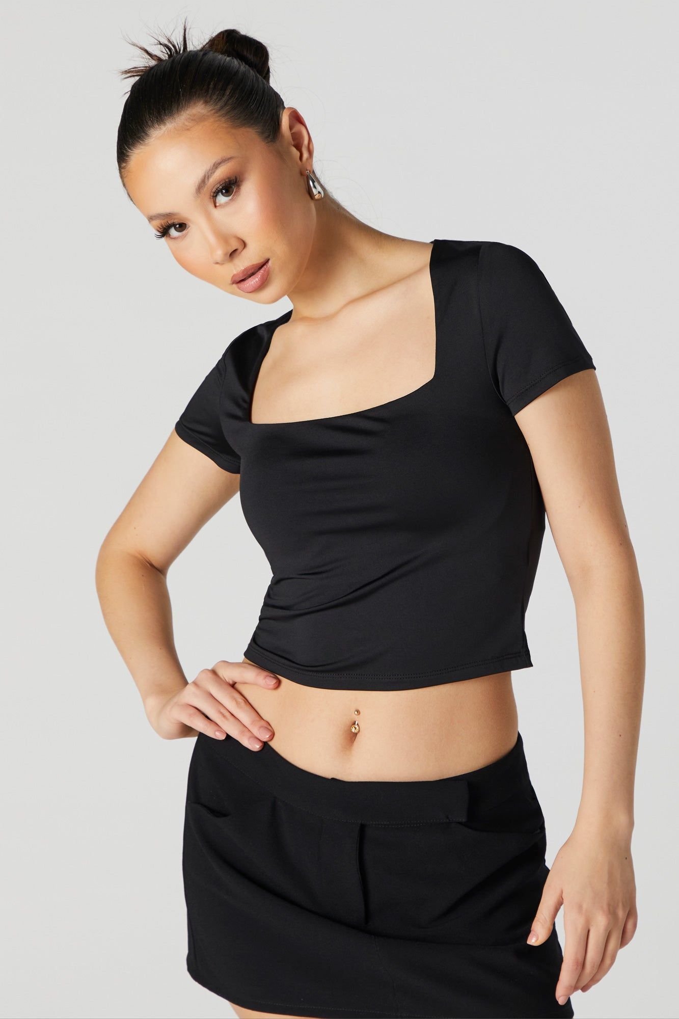 Haut profilé à encolure carrée sold by Urban Planet product image thumbnail 4