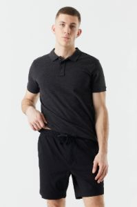 Short uni à taille élastique noir sold by Urban Planet