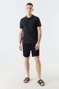 Short uni à taille élastique noir sold by Urban Planet