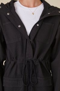 Blouson utilitaire à capuchon sold by Urban Planet